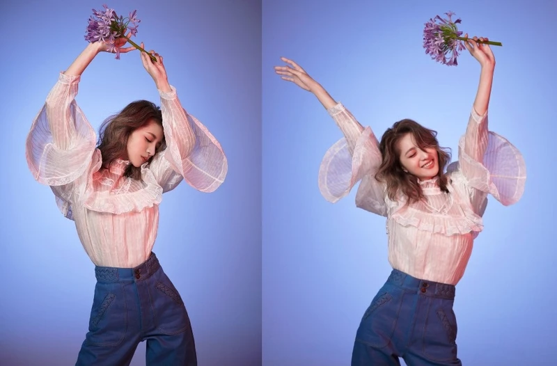 白色蕾絲紗質襯衫、高腰闊腿丹寧褲,all by Marc Jacobs。 白色蕾絲紗質襯衫、高腰闊腿丹寧褲,all by Marc Jacobs。