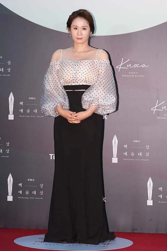 最佳女配角 金善英《愛的迫降》 最佳女配角 金善英《愛的迫降》