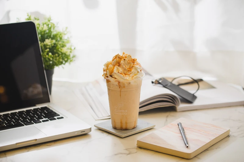 「海鹽焦糖拿鐵繽奶昔」售價110元