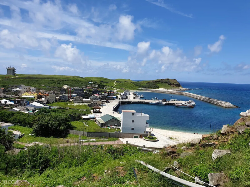 參與澎湖南方四島與藍洞一日遊,造訪東吉八卦山。Source: KLOOK 參與澎湖南方四島與藍洞一日遊,造訪東吉八卦山。Source: KLOOK