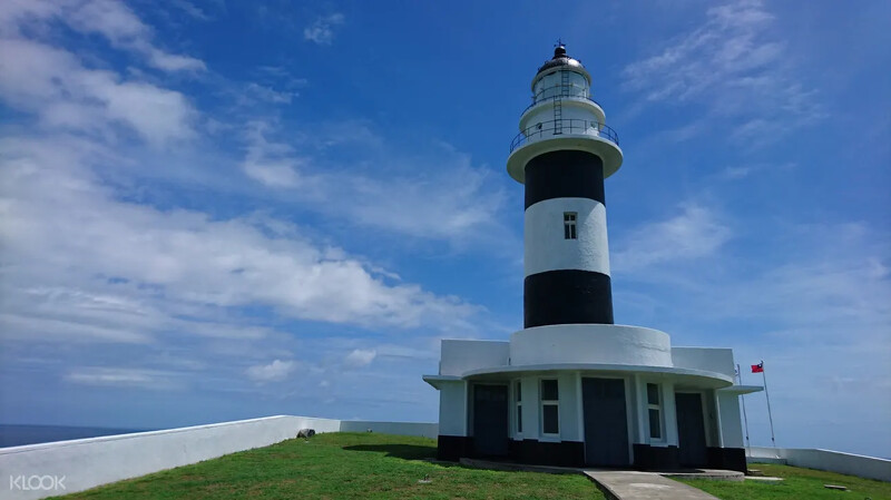 船游出海,探訪澎湖東吉燈塔。Source: KLOOK 船游出海,探訪澎湖東吉燈塔。Source: KLOOK