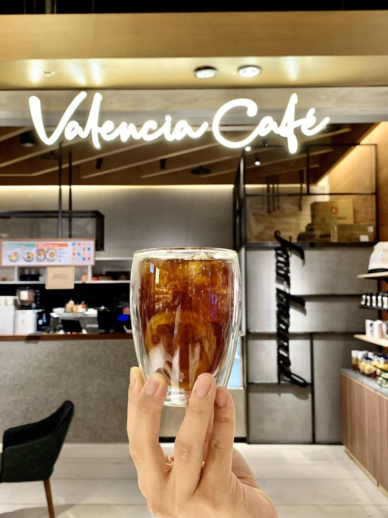 誠品生活信義店｜Four Barrel Coffee｜蜂蜜檸檬冰咖啡｜推薦價180元。