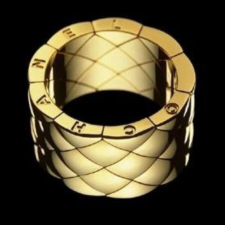 1998年，菱格紋圖騰珠寶作品Matelassé 