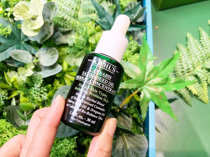 Kiehl’s超淨化植萃調理淨膚精萃實品。 Kiehl’s超淨化植萃調理淨膚精萃實品。