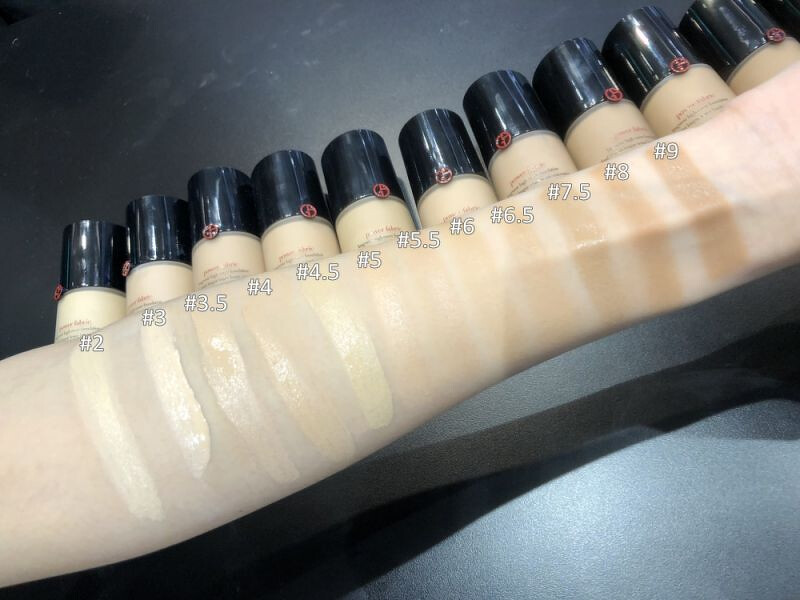 Giorgio Armani完美絲絨水慕斯粉底目前有12色可選 Giorgio Armani完美絲絨水慕斯粉底目前有12色可選