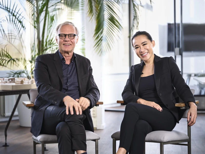 (左)荷蘭國寶級建築師Tom Postma(右) 珠寶藝術家Cindy Chao (左)荷蘭國寶級建築師Tom Postma(右) 珠寶藝術家Cindy Chao