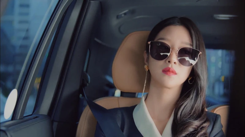 《雖然是精神病但沒關係》劇中徐睿知(高文英)配戴款PP.SC-7.C10PG,NT8,880 《雖然是精神病但沒關係》劇中徐睿知(高文英)配戴款PP.SC-7.C10PG,NT8,880