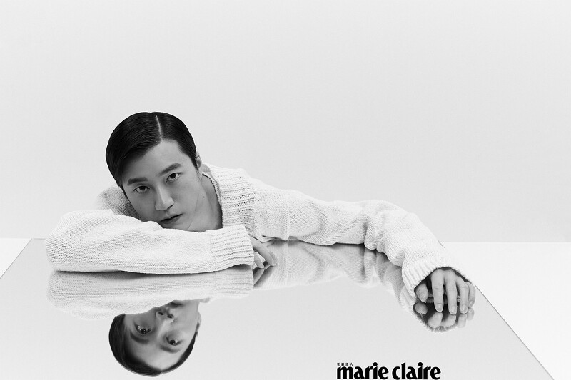 白色針織上衣,Bottega Veneta。 白色針織上衣,Bottega Veneta。