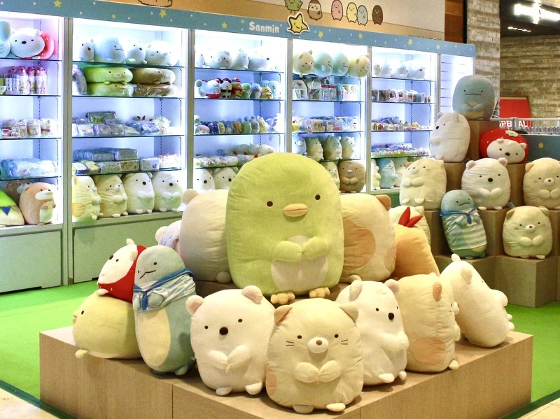 誠品生活信義店7/8-8/16日本超人氣「角落小夥伴」萌系玩偶療癒登場。 誠品生活信義店7/8-8/16日本超人氣「角落小夥伴」萌系玩偶療癒登場。