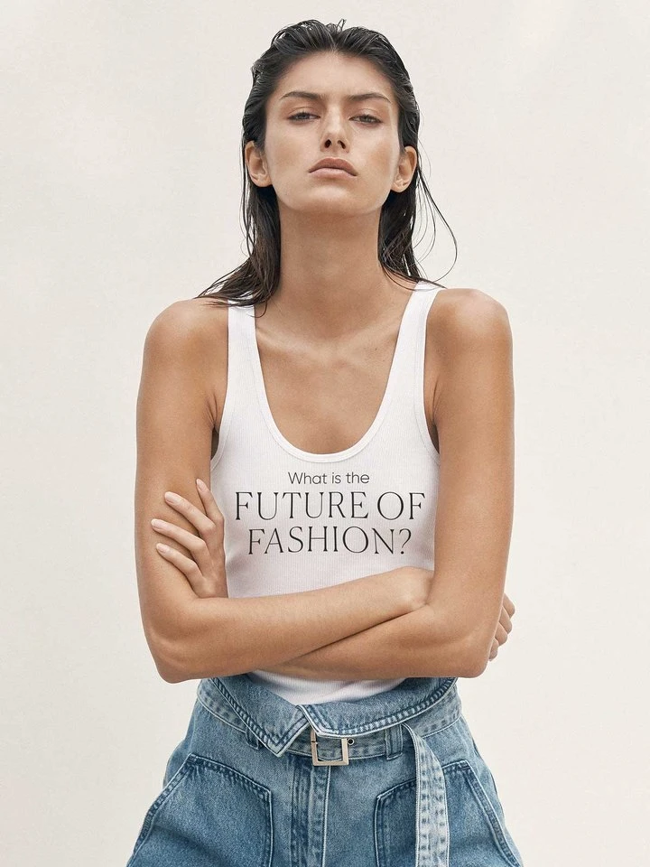 背心,Bassike;牛仔褲,Claudie Pierlot,圖片來源Marie Claire Austalia 背心,Bassike;牛仔褲,Claudie Pierlot,圖片來源Marie Claire Austalia