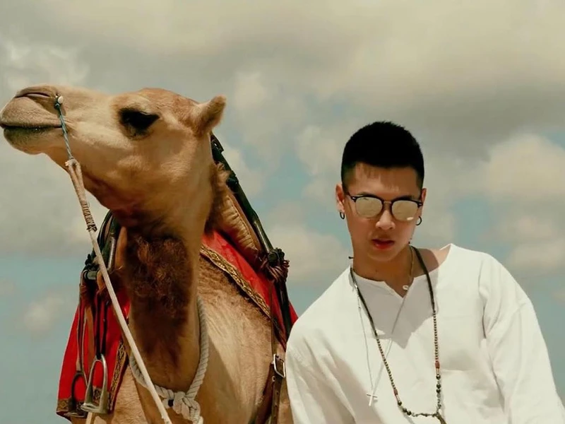 Photo / 〈WATERMELON〉音樂錄影帶