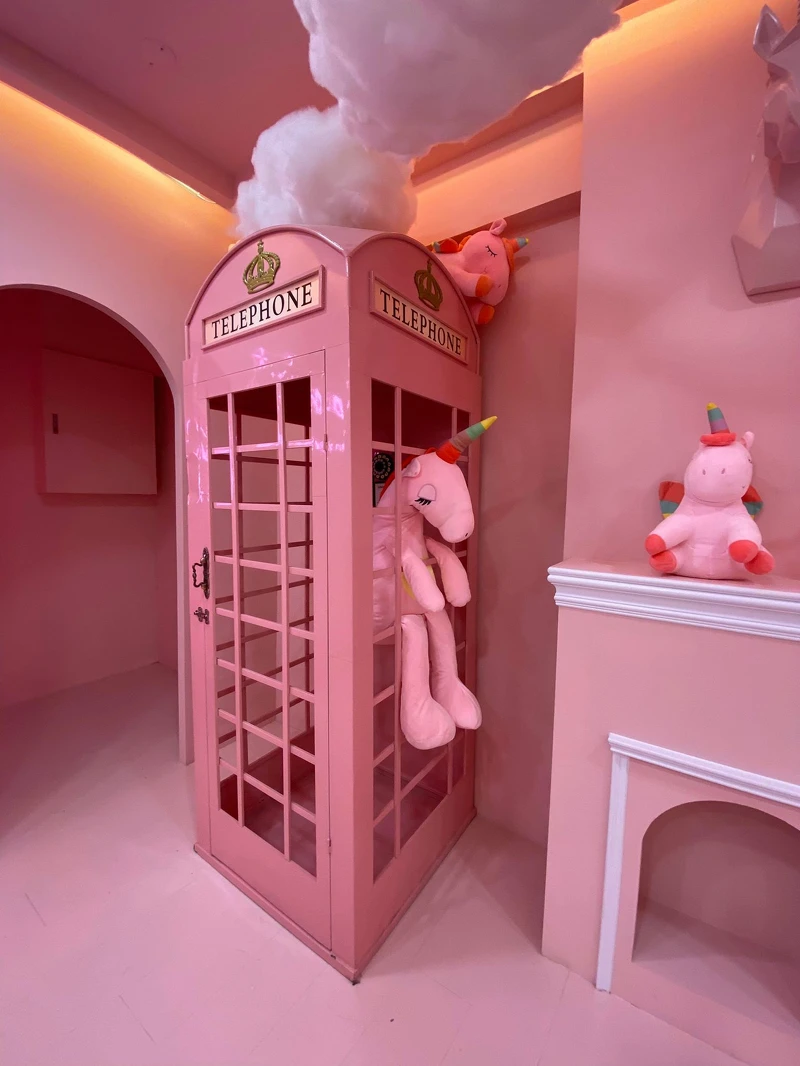 粉紅電話亭