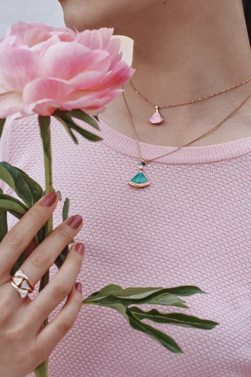 BVLGARI Divas’ Dream系列七夕限定款粉紅蛋白石、粉紅剛玉與鑽石項鍊 參考售價約新台幣119,500元