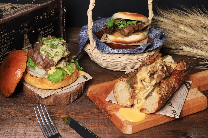 台南晶英團隊推出和牛晶寶堡、醬煮牛小排刈包、費城起司牛肉三明治 台南晶英團隊推出和牛晶寶堡、醬煮牛小排刈包、費城起司牛肉三明治