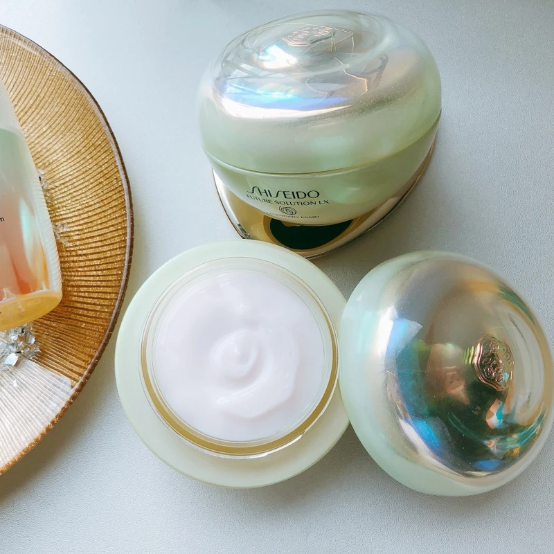 資生堂極上御藏傳奇霜50ml,NT18,500。 資生堂極上御藏傳奇霜50ml,NT18,500。