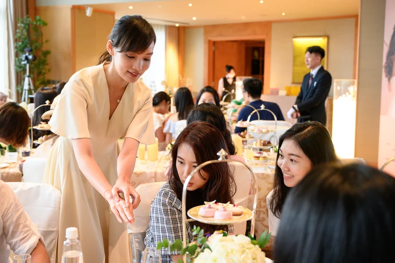 模特兒親自示範K.UNO迪士尼系列款式