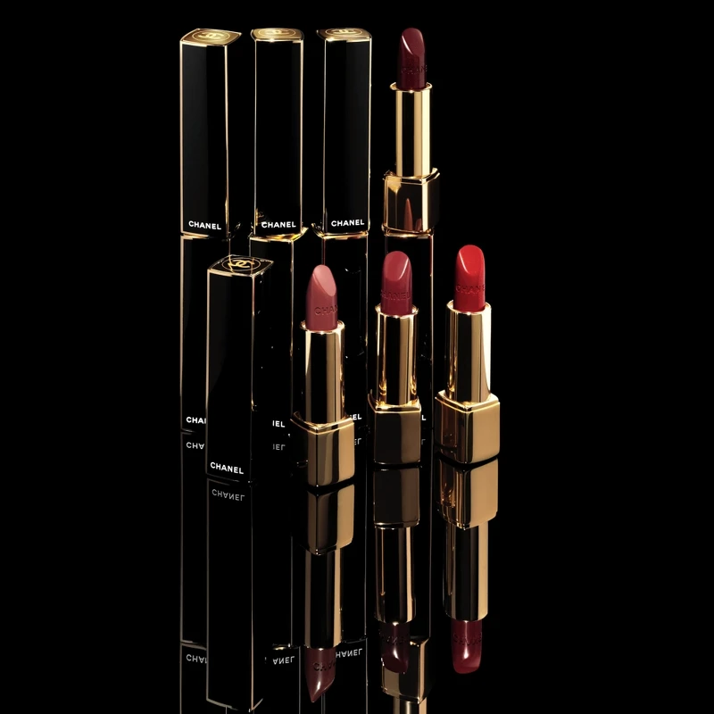 CHANEL香奈兒超炫耀金燦唇膏情境圖 CHANEL香奈兒超炫耀金燦唇膏情境圖