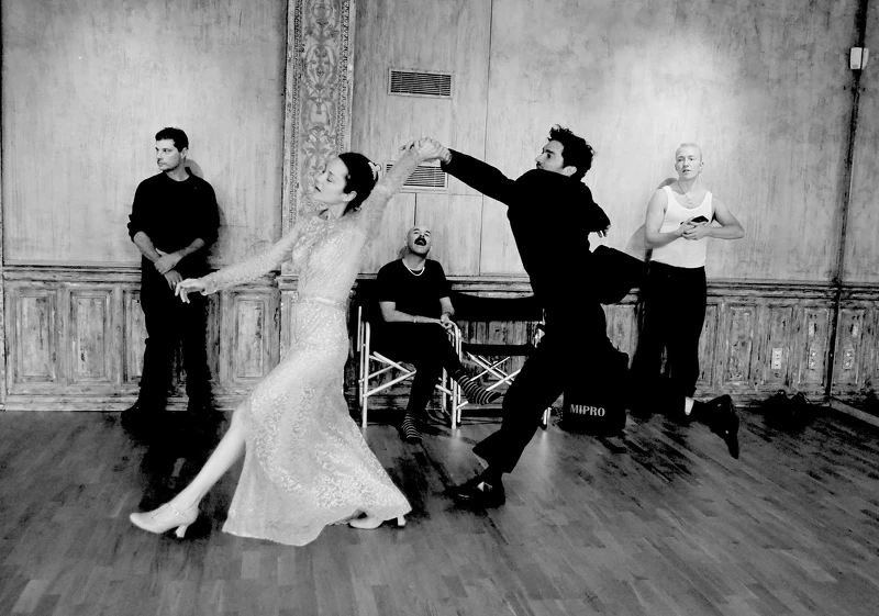 因為瑪莉詠不是專業舞者。她透露，開拍前她自然會感到焦慮。開始拍攝前工作團隊花了好幾天的時間排練。男主角為首席舞者傑洛米·比蘭格 (Jérémie Bélingard) ，令瑪莉詠放心不少。