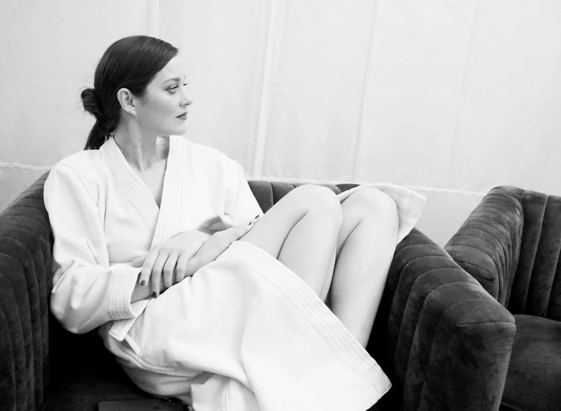 瑪莉詠表示她對香奈兒 N°5 香水一見如故。它不只是香水，更像是一件藝術品。它的配方不僅是個秘密，瓶身設計也猶如現代畫作。