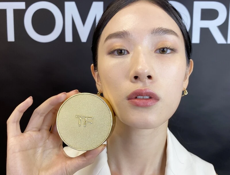 TOM FORD最上鏡奢華時尚氣墊粉餅妝感 TOM FORD最上鏡奢華時尚氣墊粉餅妝感