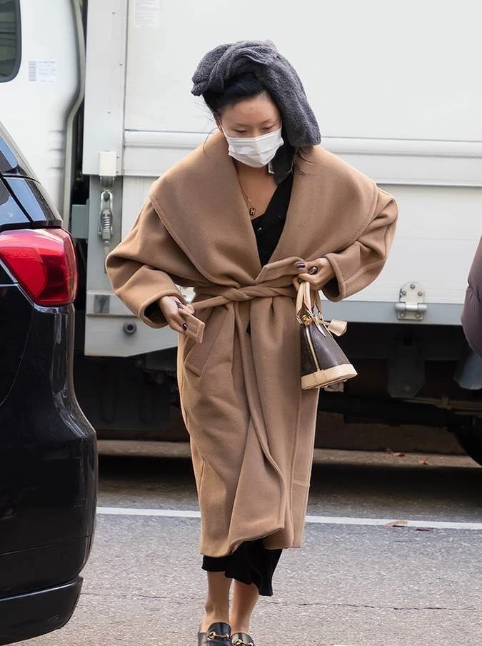  華莎 上班路造型引起討論