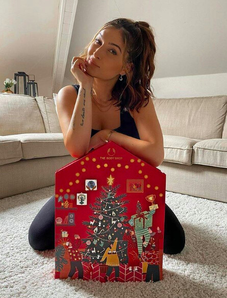 紅色耶誕繽紛小屋倒數月曆 新光三越獨家販售