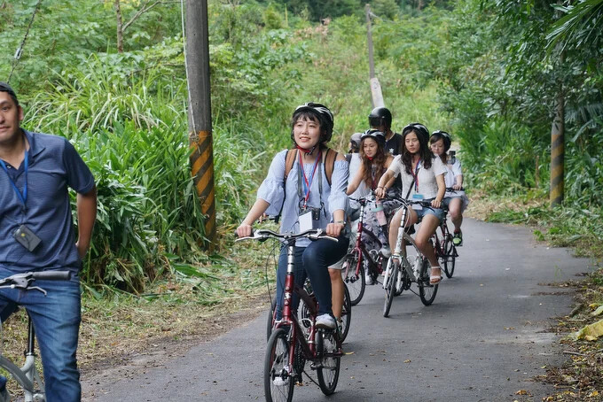 騎著腳踏車在蘇澳山海之間輕旅行。Source: KLOOK