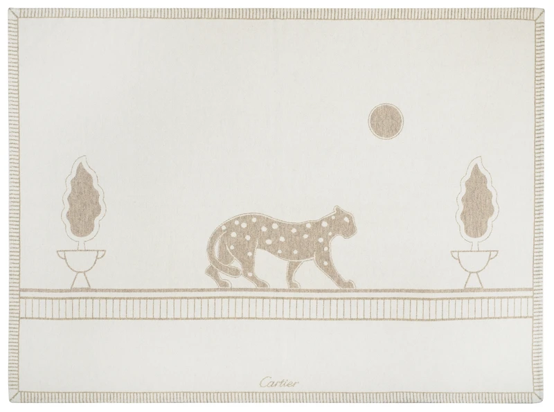 Panthere de Cartier 美洲豹毛毯,參考價格約NT$ 40,500 Panthere de Cartier 美洲豹毛毯,參考價格約NT$ 40,500