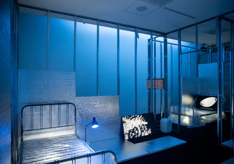 范柯.荷瑞古拉芬,《腐敗的空氣──第六幕》,2019,複合媒材裝置,尺寸視空間而定。圖像由藝術家及臺北市立美術館提供。 范柯.荷瑞古拉芬,《腐敗的空氣──第六幕》,2019,複合媒材裝置,尺寸視空間而定。圖像由藝術家及臺北市立美術館提供。