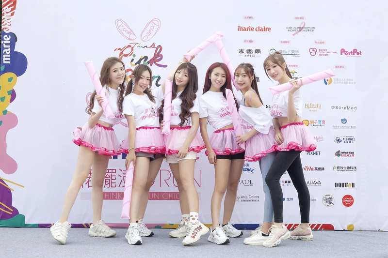 左起：小婞、妖Yao、小沄熙、貝拉、微微、凱凱