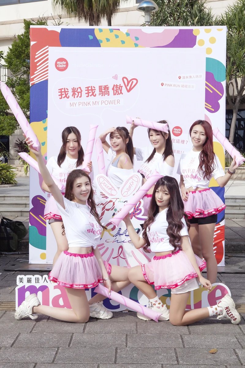 前排左起：小婞、小沄熙，後排左起：妖Yao、微微、凱凱、貝拉