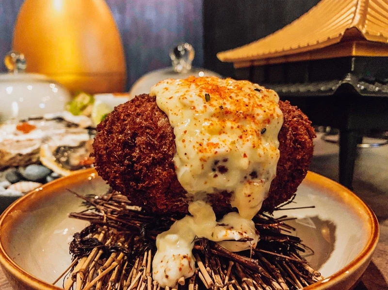 前女友 (炸牛肉丸包溏心蛋) 售價280元/顆 前女友 (炸牛肉丸包溏心蛋) 售價280元/顆