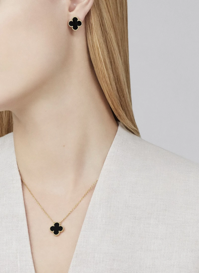 Van Cleef & Arpels梵克雅寶 Vintage Alhambra黃K金鑲嵌縞瑪瑙吊墜項鍊，售價NT76,000