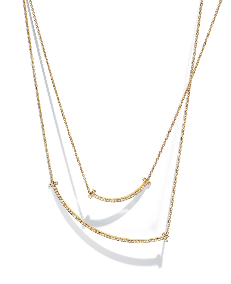 Tiffany T Smile 18K金鑲鑽項鍊 (上) medium NT$180,000 (下) Extra Large NT$286,000