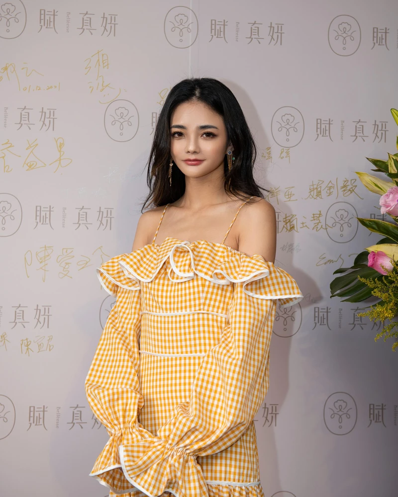 開幕當日邀請凍齡美妍女神 夏黃廉盈 共同剪綵。