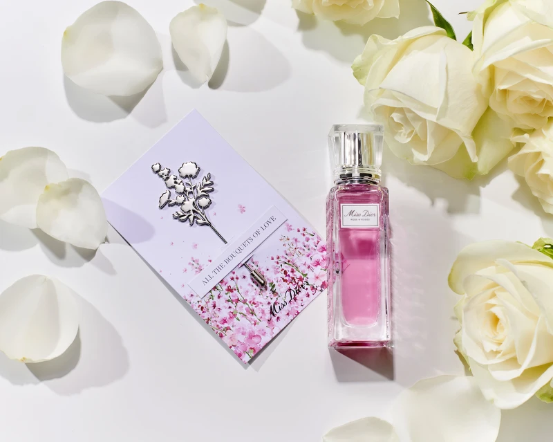 Miss Dior漫舞玫瑰親吻淡香水20ml NT1,650，線上獨家贈禮-迪奧愛戀花語胸針。