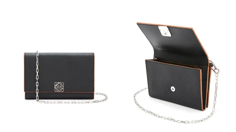 Loewe經典鍊帶包,NT27,000 Loewe經典鍊帶包,NT27,000