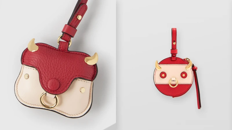 Chloé AirPods小牛收納吊飾，NT10,700 / Chloé小牛鑰匙環，NT11,500