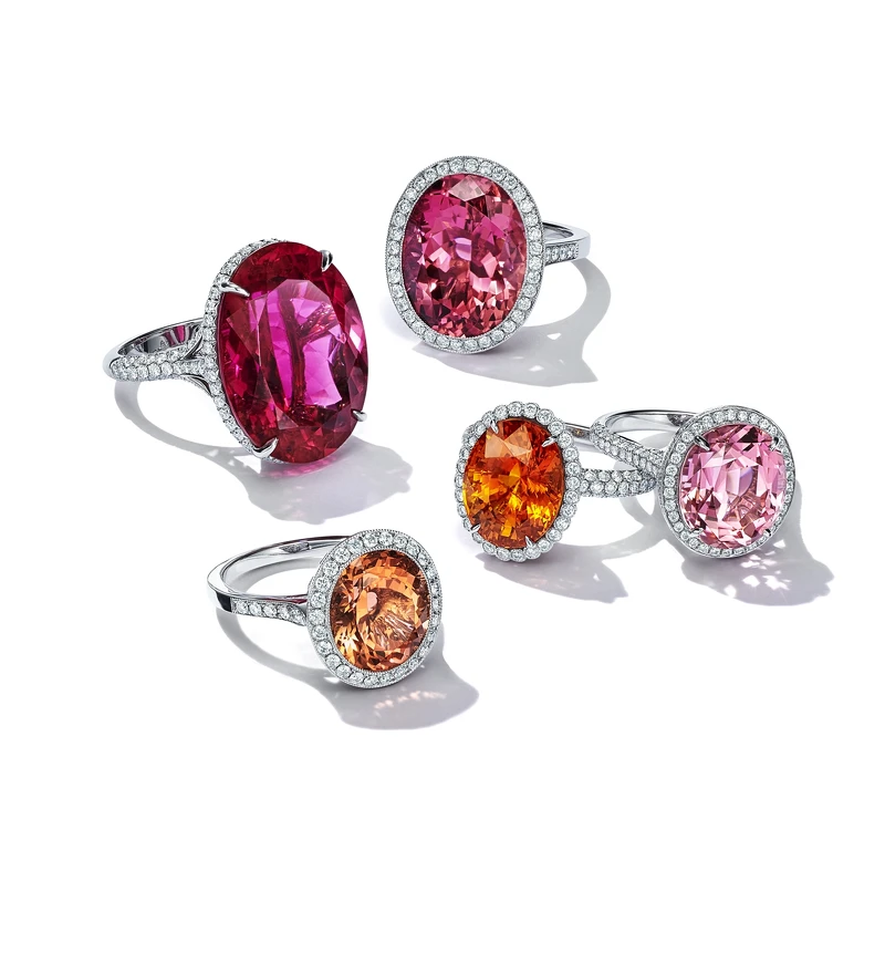 Tiffany Ring in Platinum 系列 - 鉑金鑲嵌橢圓型彩色寶石與鑽石戒指 價格店洽