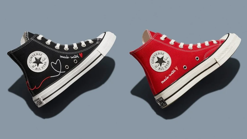Converse 情人節系列(黑)、(紅),NT2,680 Converse 情人節系列(黑)、(紅),NT2,680