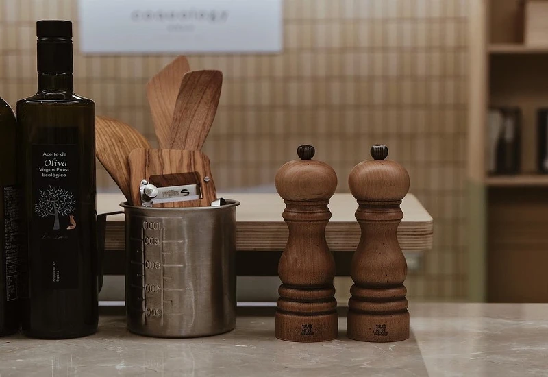 法國百年品牌PEUGEOT。