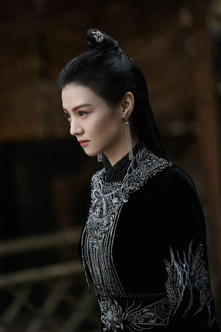 春夏 飾演 南疆法師「瀧夜」