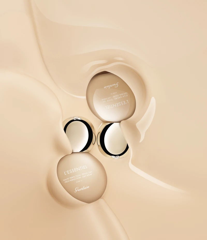 嬌蘭 恆時微霧純萃粉底液(左)+亮顏裸光純萃粉底液(右))