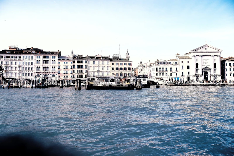 © PHILIPPE GALOWICH