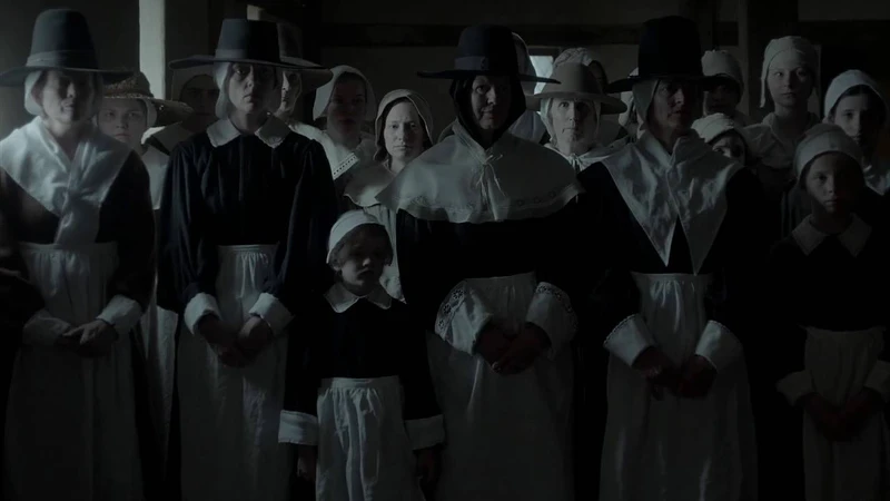  安雅泰勒喬伊 出道作品《女巫》畫面、服裝畫面優美