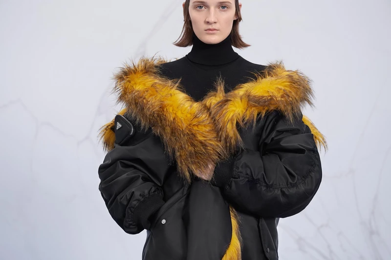 Prada oversized 飛行員外套內裡拼接人造皮草