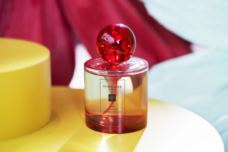 Jo Malone London朱槿花芳醇香水，30ml，NT3,450，100ml，NT6,900。