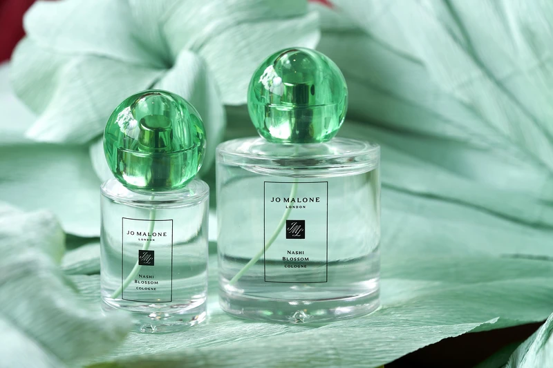 Jo Malone London 水梨花蕾香水，30ml NT2,700，100ml，NT5,400m。