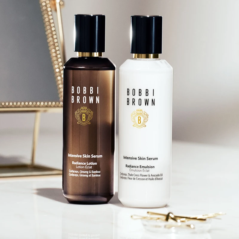 冬蟲夏草精華亮膚露 150ml/ $2400 冬蟲夏草修護精華乳 150ml/ $2900 冬蟲夏草精華亮膚露 150ml/ $2400 冬蟲夏草修護精華乳 150ml/ $2900