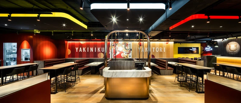 柏克金燒肉/串燒吧,結合燒肉、串燒、啤酒吧三種型態,席捲美食一級戰區信義區。 柏克金燒肉/串燒吧,結合燒肉、串燒、啤酒吧三種型態,席捲美食一級戰區信義區。